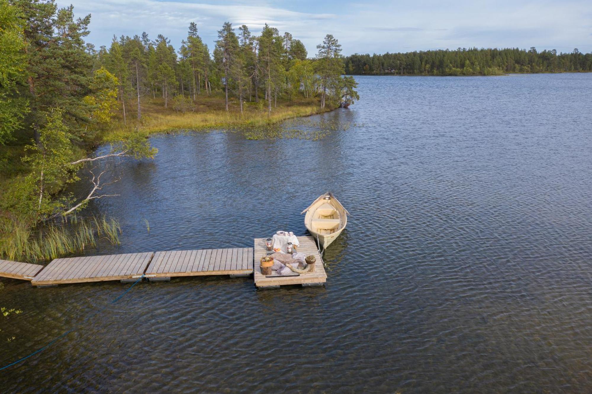 Moekki - The White Blue Wilderness Lodge Inari Esterno foto