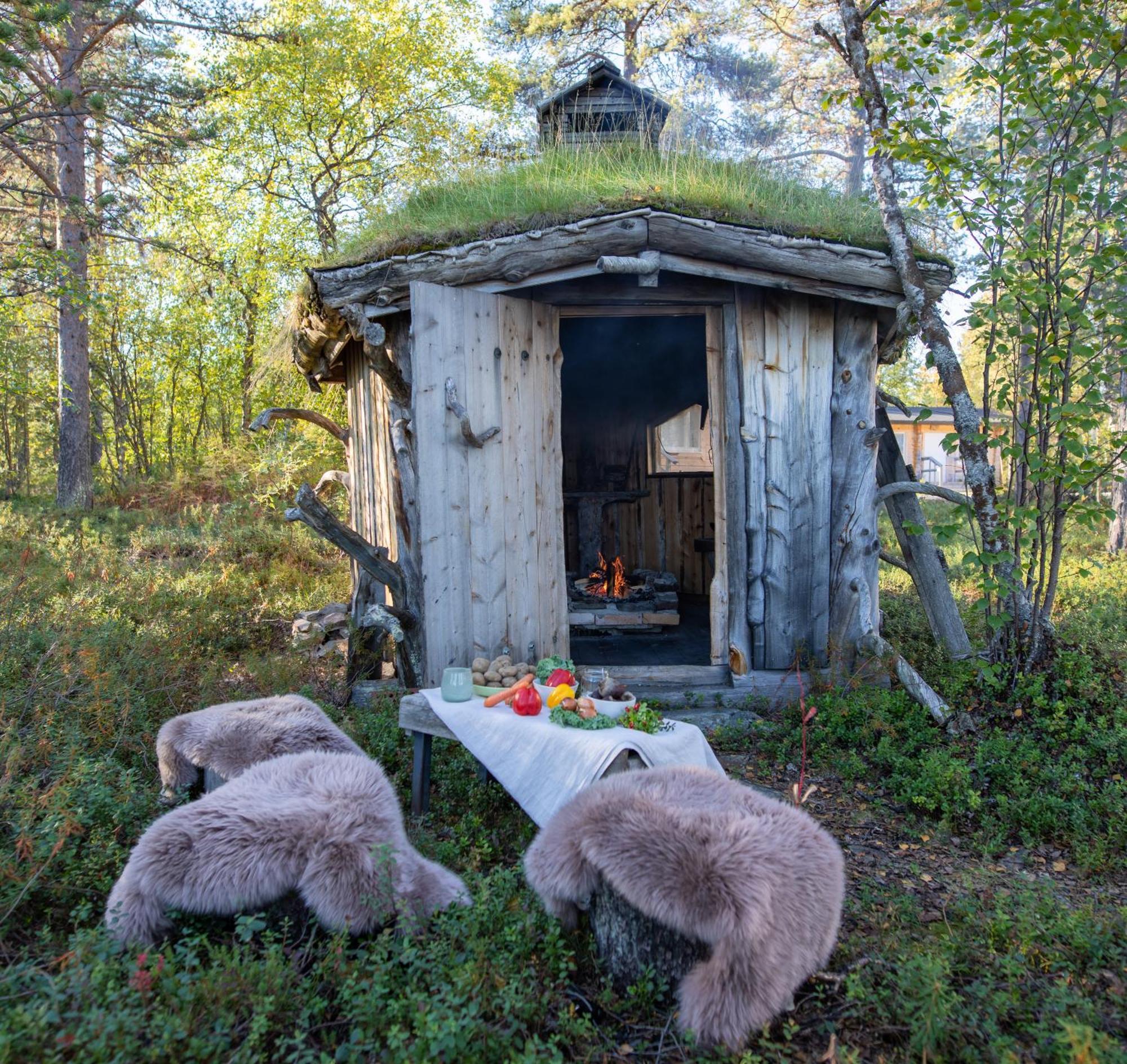 Moekki - The White Blue Wilderness Lodge Inari Esterno foto